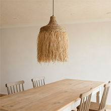 Lade das Bild in den Galerie-Viewer, Boho Style Handwoven Rattan Pendant Light – Natural Straw Fringed Hanging Lamp for Living & Dining Rooms