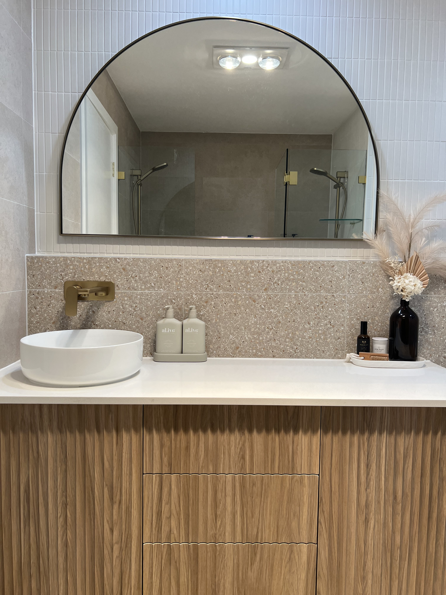 Led Mirror with Sensor Motion Moon Shaped Mirror 60x80cm Asymmetrical Wall Décor for a Stylish Space