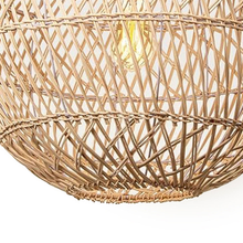 Lade das Bild in den Galerie-Viewer, Wholesale Handmade Bamboo Pendant Light – Rustic Rattan Woven Lampshade for Restaurant & Home Décor