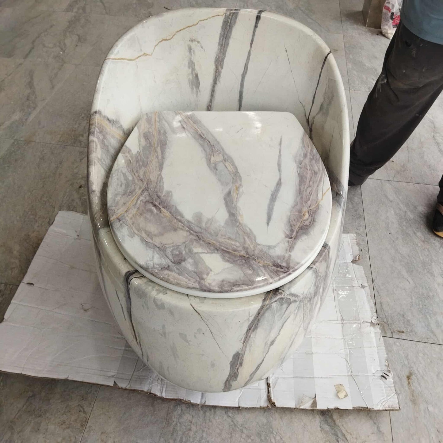 Luxury White Marble Finish Porcelain One-Piece Toilet Bowl – Modern Floor-Mounted Water-Saving Commode for Elegant Bathrooms, Homes, and Hotels