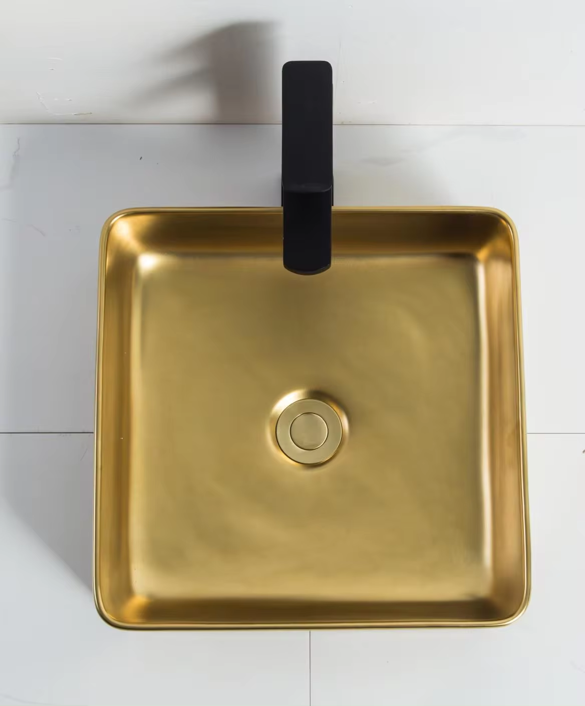Modern Style Hand Wash Gold Porcelain Basin