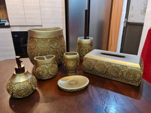 Lade das Bild in den Galerie-Viewer, Luxury 7 PCS resin bathroom set with golden bathroom accessories