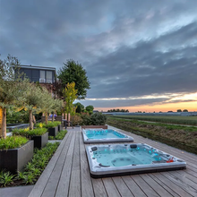 Load image into Gallery viewer, Exterior Bathtub Best Whirlpool Tubs Acrylic Waterfall Luxury Hot Tub