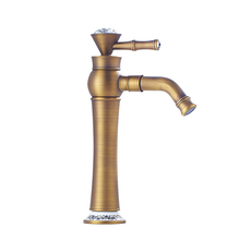 Charger l'image dans la galerie, Porcelain Diamond Antique Single Handle Bathroom Basin Faucet Mixer Taps