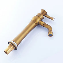 Charger l'image dans la galerie, Porcelain Diamond Antique Single Handle Bathroom Basin Faucet Mixer Taps