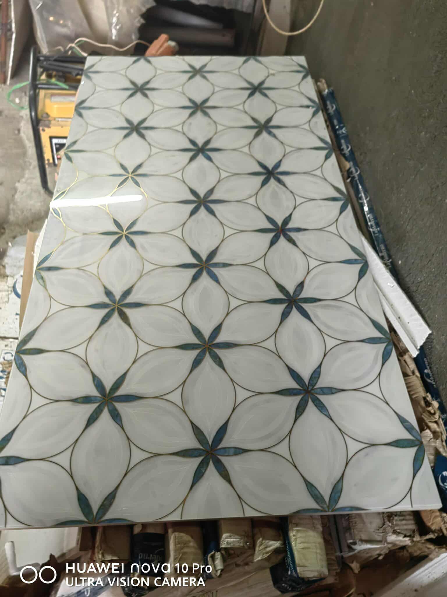 Luxury Matt Porcelain Anti-Slip Floor and Wall Tiles with 3D Golden Texture and Green Flower Pattern – Modern Custom Design for Villas and Interior Home Décor