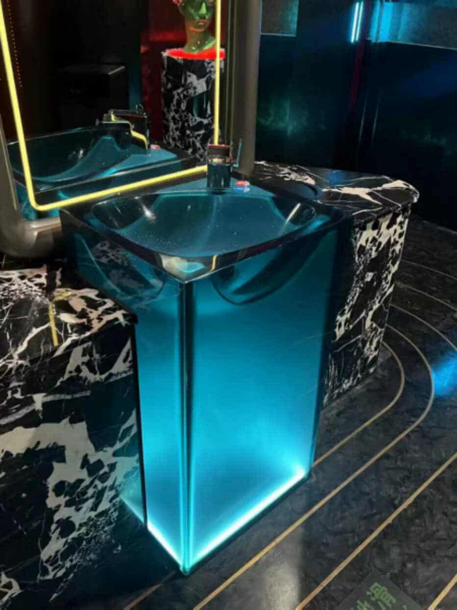 Modern Blue Transparent Pedestal Sink – Resin Stone Freestanding Basin for Luxury Bathrooms & Hotels