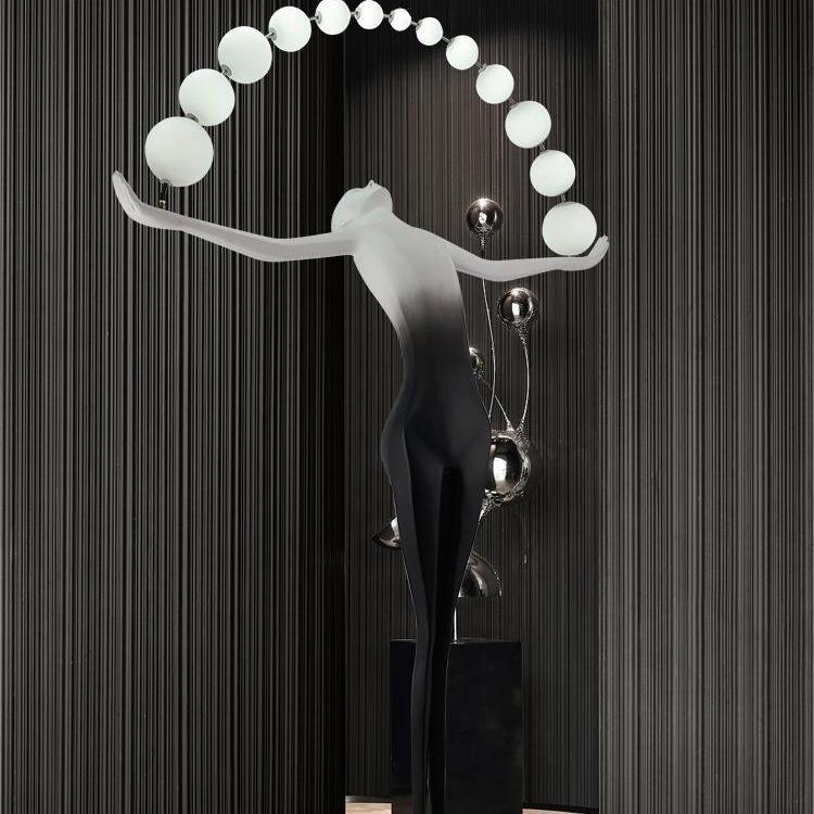 Luxury Hotel Humanoid Sculpture Floor Lamp Dance Goddess Fiberglass Standing Light for Living Room Decoration
