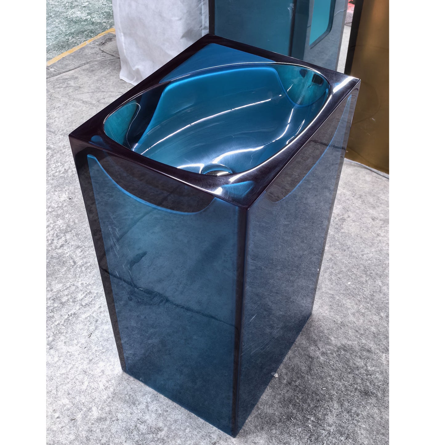 Modern Blue Transparent Pedestal Sink – Resin Stone Freestanding Basin for Luxury Bathrooms & Hotels