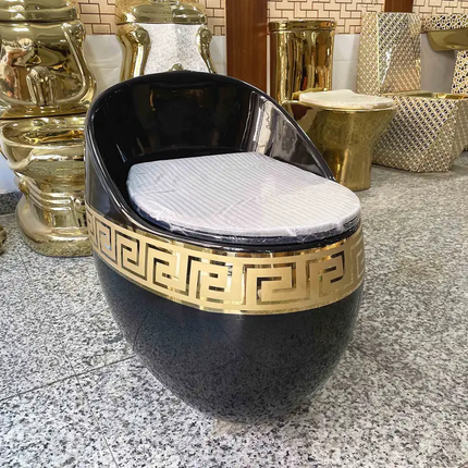 Eierförmige, schwarz-goldene Porzellan-Toilettenschüssel, galvanisiert, mit Zweimengenspülung