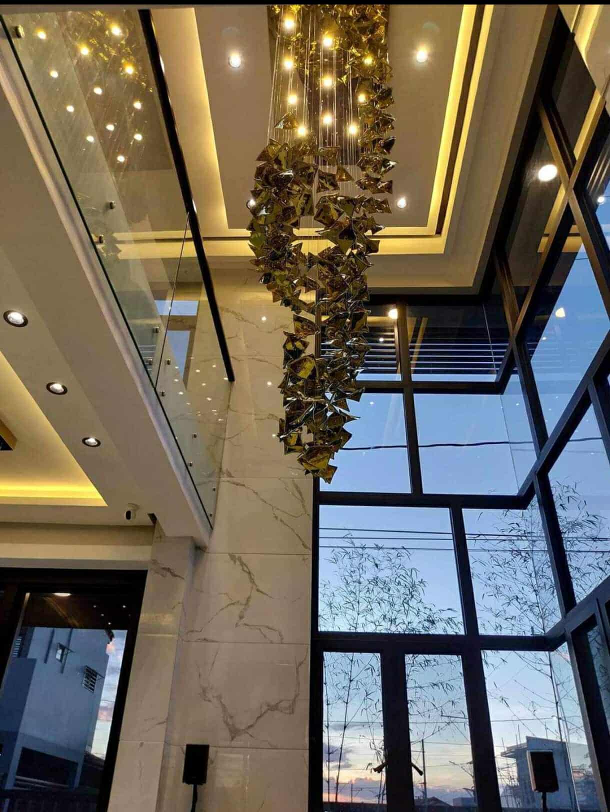 Long drop chandelier for staircase

High ceiling staircase chandelier

Spiral staircase chandelier

Contemporary staircase chandelier

Large staircase chandelier