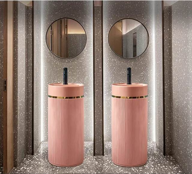 Lavabo sur pied rose mat de luxe pour salle de bain design