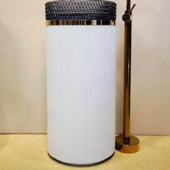 Lavabo décoratif doré sur pied en verre trempé 