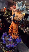 Загрузить изображение в средство просмотра галереи, Customized Life-Size Goku Statue – Fiberglass Japanese Anime Dragon Ball Resin Sculpture Collectible Gift
