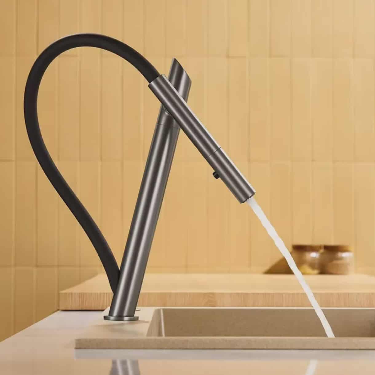 Luxury Black Pull-Out Kitchen Faucet – 304 Stainless Steel Hot and Cold-Water Mixer Tap