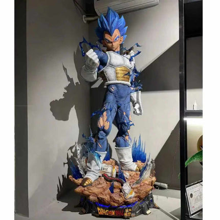 Statue de Vegeta (Dragon Ball) – Grande sculpture en résine et fibre de verre représentant un personnage d'anime, idéale pour collection et décoration.