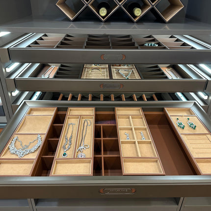 Luxury Aluminum Treasure Box – PU Leather Organizer