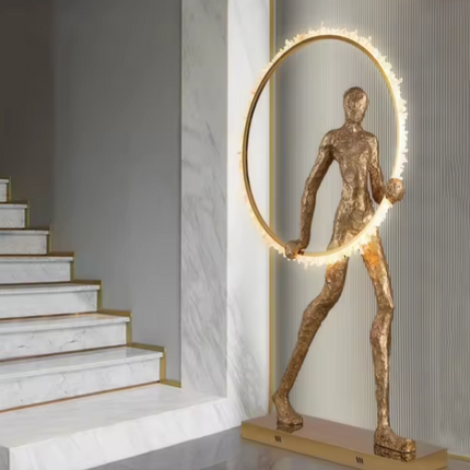 Nordische Stehlampen in Form einer menschlichen Skulptur, Dekoration für Kunstgalerien, goldene Skulptur, Statuenlicht 
