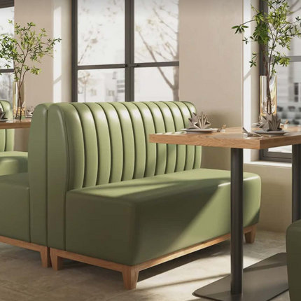 Maßgefertigtes Tisch- und Stuhlset aus Eichenholz – Quadratische Café- und Restaurantmöbel (Vorbestellung)