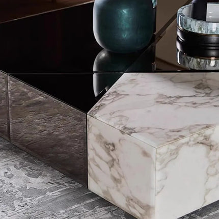 Italienischer Couchtisch im modernen Stil, aus gehärtetem Glas und Marmor