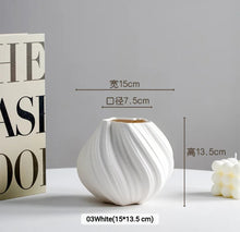 Charger l&#39;image dans la galerie, Minimalist Creative Design Tabletop Flower Vase
