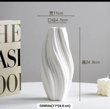 Load image into Gallery viewer, Minimalist Creative Design Tabletop Flower Vase
