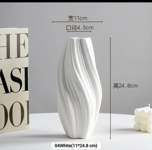 Minimalist Creative Design Tabletop Flower Vase