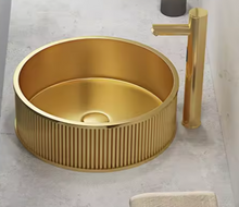 Lade das Bild in den Galerie-Viewer, 304 Stainless Steel Gold Round with Hand Art Designs Wash Basin
