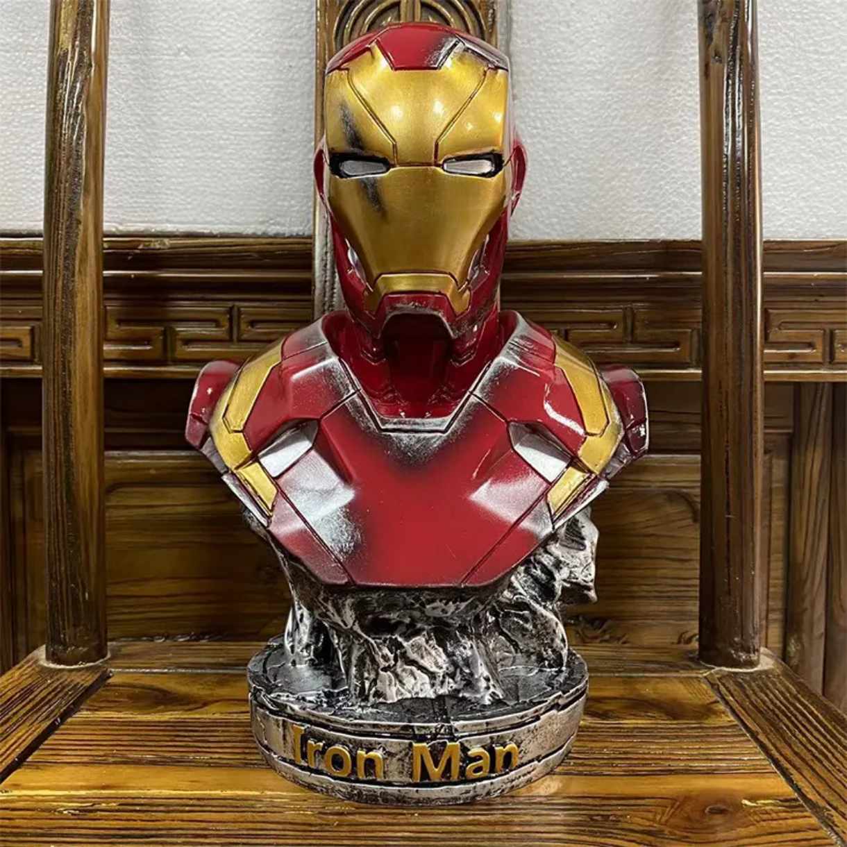 Iron Man Battle Damaged Bust Resin Statue Home Décor