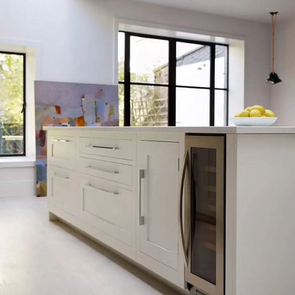 Red Pink Classic Luxury Solid Wood Modular Kitchen Cabinets with Plywood Construction Modern Kitchen Island Hinge & Backplash