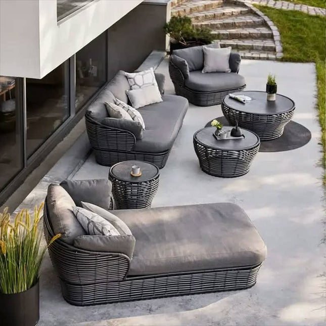 Rattan Garden Sofa Set Outdoor Sofa and Coffee Table Set Patio Outdoor Furniture Rattan Waterproof Sofa for Hotel Villa Use