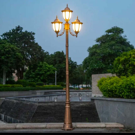 High Quality Outdoor Waterproof IP65 Street Vintage Outdoor Garden Solar Charged LED Lamp Post LED Garden Light