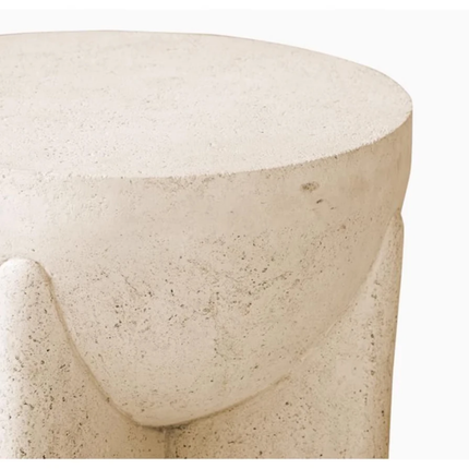 Made of FiberGlass FRP Wabi Sabi Luxury Modern Fiber Glass End Table Sofa Side Tea Fiberglass Table Round Plastic Coffee Table For Living Room