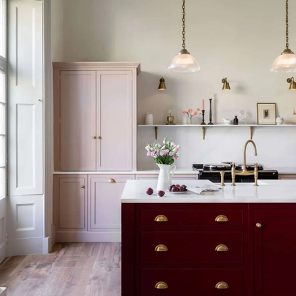 Red Pink Classic Luxury Solid Wood Modular Kitchen Cabinets with Plywood Construction Modern Kitchen Island Hinge & Backplash