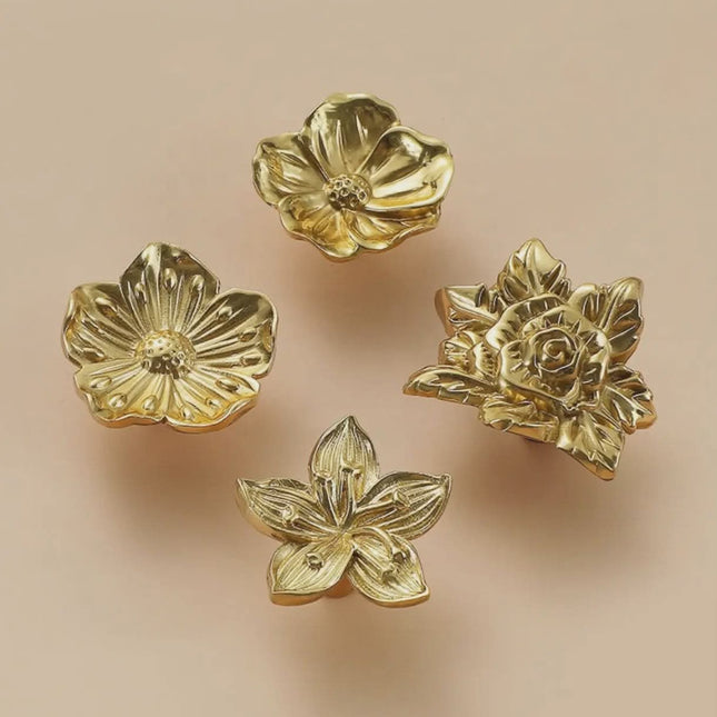 Vintage Gold Floral Cabinet Knobs – Elegant Flower Drawer Pulls for Kitchen Cabinets and Furniture Decor