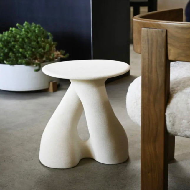 Modern Simple Fiberglass Small Side Table Suitable for Living Room and Bedroom Bedside Special-Shaped Side Table