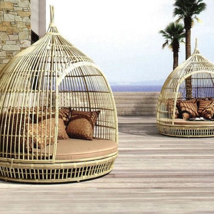 Moderner Relaxsessel aus Rattan für den Außenbereich