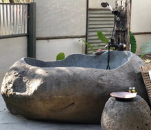 Load image into Gallery viewer, Stone bathtub weighing 4 TONS
