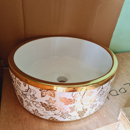 Porcelain Bathroom Accessories Wash Basin Grapes Pattern Gold White