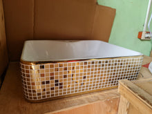 Charger l&#39;image dans la galerie, Ceramic bathroom accessories wash basin Square Pattern Gold
