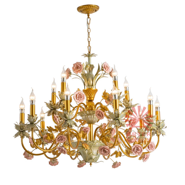 Eleganter floraler Kronleuchter mit rosa Rosenmotiv, moderne Deckenleuchte für Zuhause. 