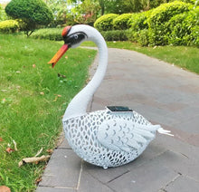 Загрузить изображение в средство просмотра галереи, SWAN Solar Metal Lights for Garden Decor
