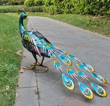 Charger l&#39;image dans la galerie, Solar power Peacock garden decor Made of Metal Gift Ideas
