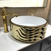 Загрузить изображение в средство просмотра галереи, Electroplated Gold Tablet Top Wash Basin Ceramic Sink
