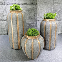 Cargar imagen en el visor de la galería, Fiberglass Luxury Flower Pots 3 sets
