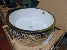 Cargar imagen en el visor de la galería, Ceramic bathroom accessories wash basin Gold with Pattern Triangle
