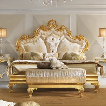 Lade das Bild in den Galerie-Viewer, Italian Style Bed Furniture Royal Bedroom Sets Hand Carved Details Gold Set Customized Beds Frame Luxury Bed
