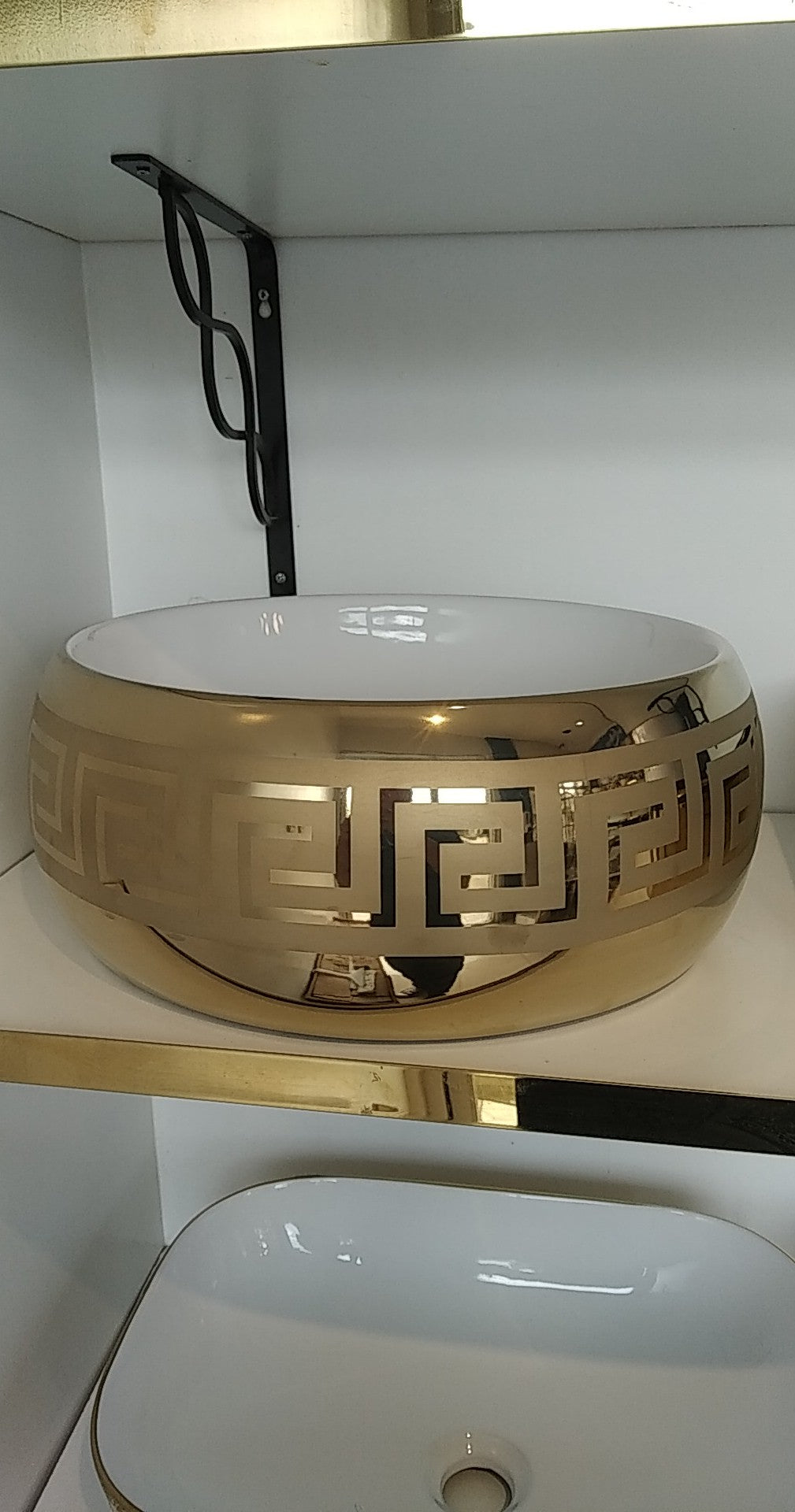 GOLD LUXURY VERSACE BASIN