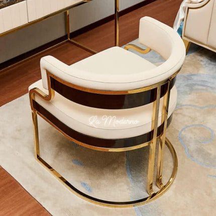 Moderne, luxuriöse Esszimmerstühle aus goldfarbenem Metall mit Lederbezug 
