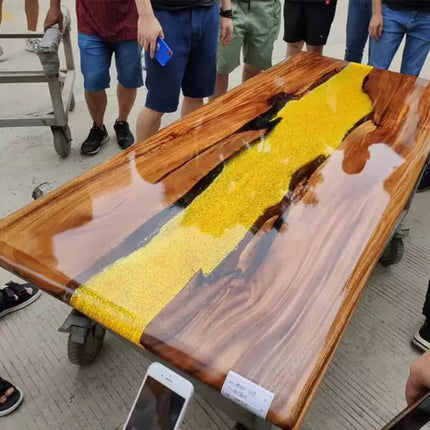 Luxustisch aus südamerikanischem Walnussholz mit Metallgestell und Harz